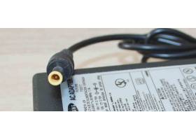 Блок питания для ноутбука Samsung 19V 4.74A 5,0mm/3.0mm Блок питания для ноутбука Samsung 19V 4.74A 5,0mm/3.0mm